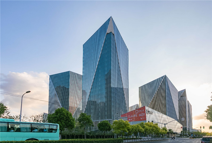 上海晶耀前灘：高利用率標(biāo)準(zhǔn)層，打造舒適辦公環(huán)境